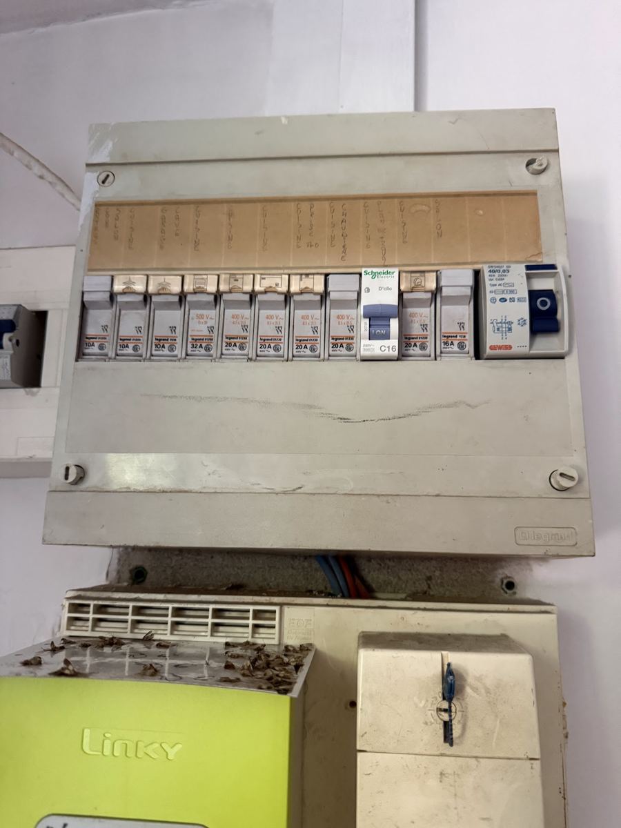 Tableau électrique : vue de diagnostic — photo publiée par Dépanne-moi 94